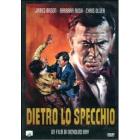 Dietro lo specchio