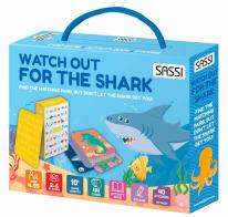 Watch out for the shark. Valigetta con carte e stickers. Ediz. a colori. Con 44 carte. Con 40 Adesivi di Irena Trevisan edito da Sassi