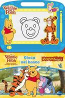 Winnie the Pooh. Gioca nel bosco. Ediz. illustrata. Con gadget edito da Disney Libri