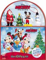 Natale. Mickey & friends. Libro gioca kit. Con 4 personaggi in 3D. Con scenario edito da Disney Libri