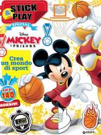 Mickey & friends. Crea un mondo di sport. Stick & play. Con adesivi. Ediz. illustrata edito da Disney Libri