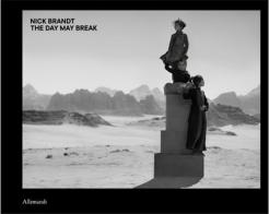 Nick Brandt. The day may break. Ediz. italiana edito da Allemandi