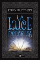 La luce fantastica di Terry Pratchett edito da Salani