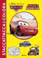 Bolidi in pista. Cars. Staccattacca & colora. Con adesivi. Ediz. illustrata edito da Disney Libri