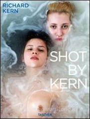 Richard Kern. Shot by Kern. Ediz. tedesca, inglese e francese.pdf