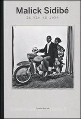 Malick Sidibé. La vie en rose. Catalogo della mostra (Reggio Emilia, 9 maggio-31 luglio 2010). Ediz. italiana, inglese e francese.pdf