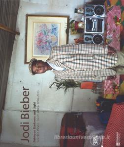Jodi Bieber. Between darkness and light. Selected works: South Africa 1994-2010. Ediz. italiana e inglese.pdf