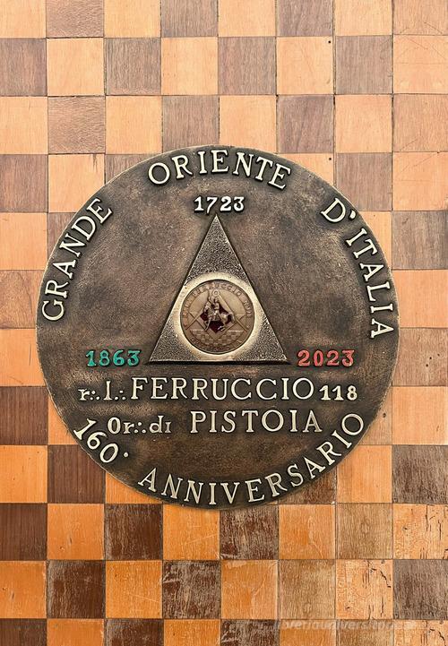 Pensiero unico e libera muratoria. Rispettabile Loggia Ferruccio 118 edito da Via Laura