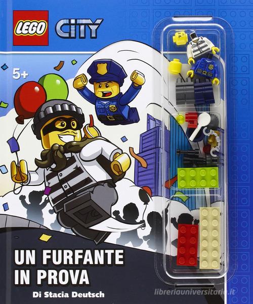 Un furfante in prova. Lego City. Ediz. a colori. Con gadget di Stacia Deutsch edito da Centauria
