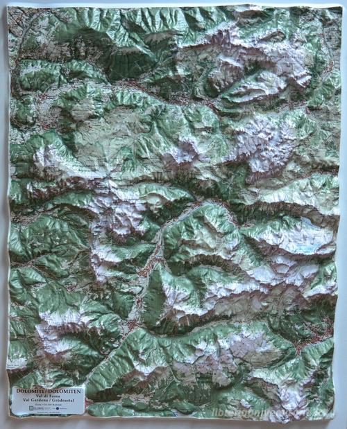 Dolomiti. Val di Fassa e Val Gardena 1:50.000 (carta in rilievo con cornice) di Global Map S.r.l. edito da Global Map
