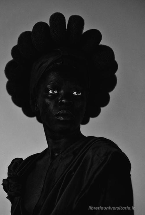 Zanele Muholi Somnyama Ngonyama. Ave, leonessa nera. Ediz. illustrata edito da 24 Ore Cultura