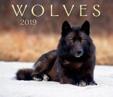 Wolves 2019 di Firefly Books edito da Firefly Books Ltd