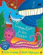 Commotion in the Ocean Board Book di Giles Andreae edito da Hachette Children's Group