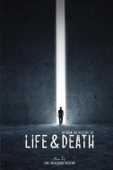 Between the Doors of Life and Death di Hooria Noor edito da HAVAH Publishing, LLC