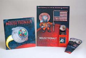 Mousetronaut Goes to Mars Co with Easel Mixed Carton Pack Prepack 10 di Mark Kelly edito da Simon & Schuster/Paula Wiseman Books