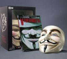V For Vendetta Book And Mask Set di Alan Moore, David Lloyd edito da DC Comics