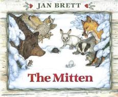 The Mitten di Jan Brett edito da PUTNAM YOUNG READERS