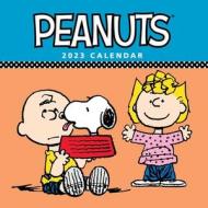 Peanuts 2023 Wall Calendar di Peanuts Worldwide LLC, Charles M. Schulz edito da Andrews McMeel Publishing