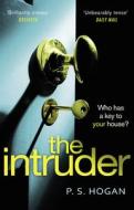 The Intruder di P. S. Hogan edito da Transworld Publishers Ltd