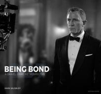 Being Bond di Mark Salisbury edito da Titan Books Ltd