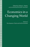 Economics in a Changing World edito da Palgrave Macmillan