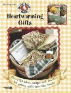 Heartwarming Gifts: 50 Projects & Recipes: Fun-Filled Ideas, Recipes and How-To's for Giving Gifts from the Heart! di Gooseberry Patch edito da Leisure Arts