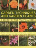 Garden Techniques and Garden Plants di Jonathan Edwards edito da Anness Publishing