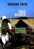 India Divided di Vandana Shiva edito da Seven Stories Press