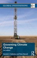 Governing Climate Change di Harriet Bulkeley edito da Routledge