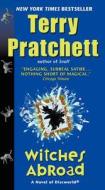 Witches Abroad di Terry Pratchett edito da HARPER TORCH