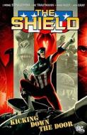 Shield Kicking Down The Door Tp di Eric Trautmann, J. Michael Straczynski edito da Dc Comics