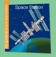 Space Station di Samantha Bell edito da Cherry Lake Publishing