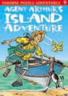 Agent Arthur's Island Adventure di Martin Oliver edito da Usborne Publishing Ltd