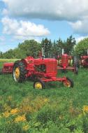 The Good Life Gardening Notebook: Tractors in a Field Garden Journal di Americana Essentials edito da INDEPENDENTLY PUBLISHED