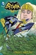 Batman '66 Vol. 2 di Jeff Parker edito da Dc Comics