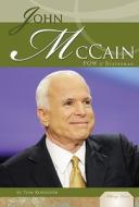 John McCain: POW & Statesman di Tom Robinson edito da ESSENTIAL LIB