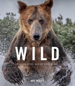 Wild: Celebrating Earth's Wildlife di Gregory Green edito da EARTH AWARE EDITIONS