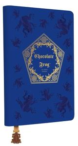 Harry Potter: Chocolate Frog Journal With Ribbon Charm di Insight Editions edito da Insight Editions