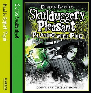 Skulduggery Pleasant: Playing With Fire di Derek Landy edito da Harpercollins Publishers