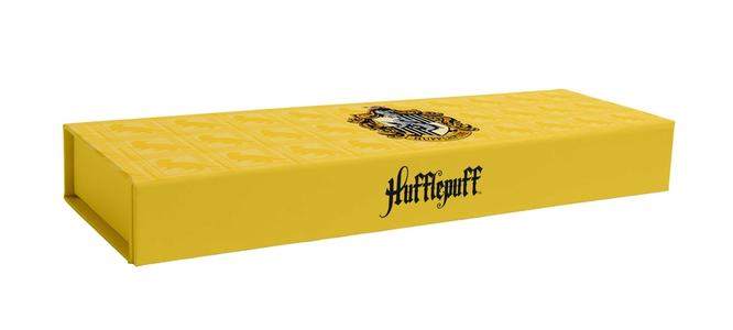 Harry Potter: Hufflepuff Pencil Box di Insight Editions edito da Insight Editions