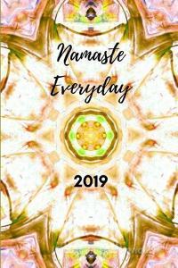 Namaste Everyday 2019: Agenda Planner and Appointment Book di Zen Publishing edito da LIGHTNING SOURCE INC