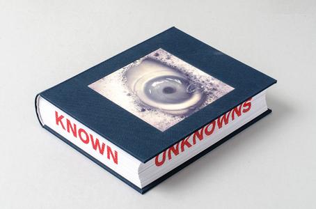 Known Unknowns di Charles Saatchi edito da Booth-Clibborn Editions