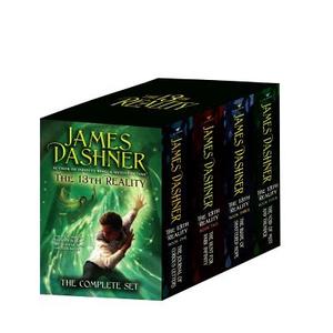 The 13th Reality Boxed Set: The Journal of Curious Letters/The Hunt for Dark Infinity/The Blade of Shattered Hope/The Vo di James Dashner edito da ALADDIN