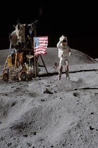 Moon Landing Astronaut Salutes USA Flag Science Journal: (Notebook, Diary, Blank Book) di Distinctive Journals edito da Createspace Independent Publishing Platform