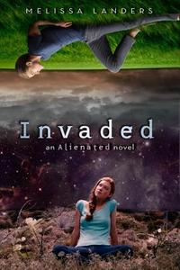 Invaded di Melissa Landers edito da Disney Publishing Worldwide